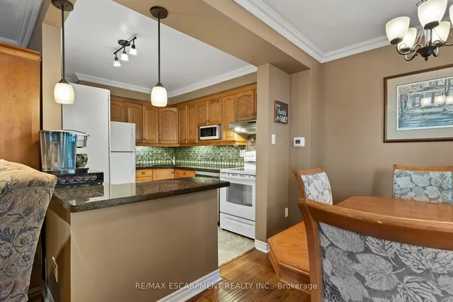 Additional image 13 of 79 Braeheid Ave Unit 16