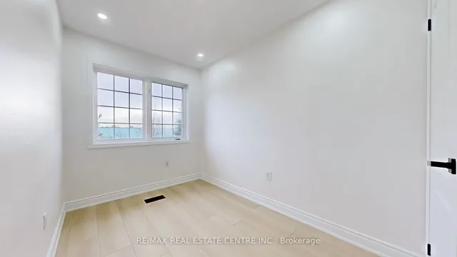 Additional image 22 of 51 Denison Ave