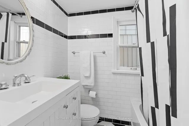 Additional image 27 of 184 Macpherson Ave