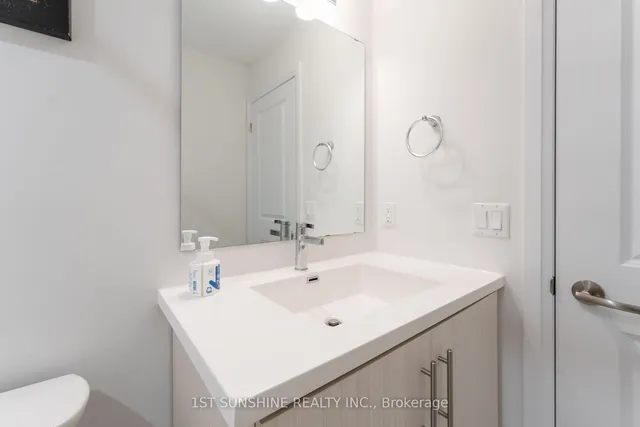 Additional image 32 of 1 Redfern Ave Unit 322