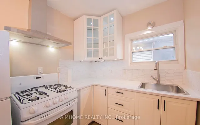 Additional image 10 of 160 Ivon Ave