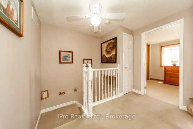 Additional image 22 of 847 Cedarbrae Ave