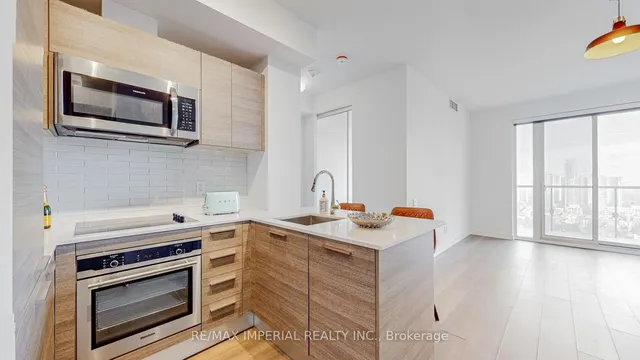 Additional image 3 of 3 Gloucester St Unit 2706