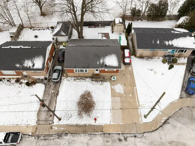 Additional image 38 of 139 West 3rd St