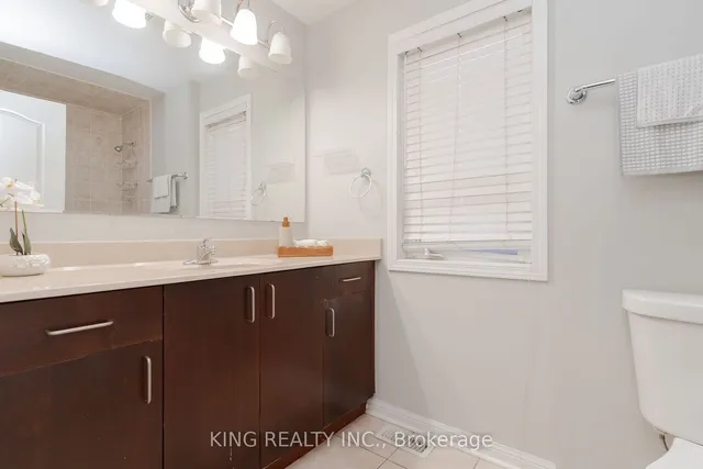 Additional image 29 of 54 COACHLIGHT Cres