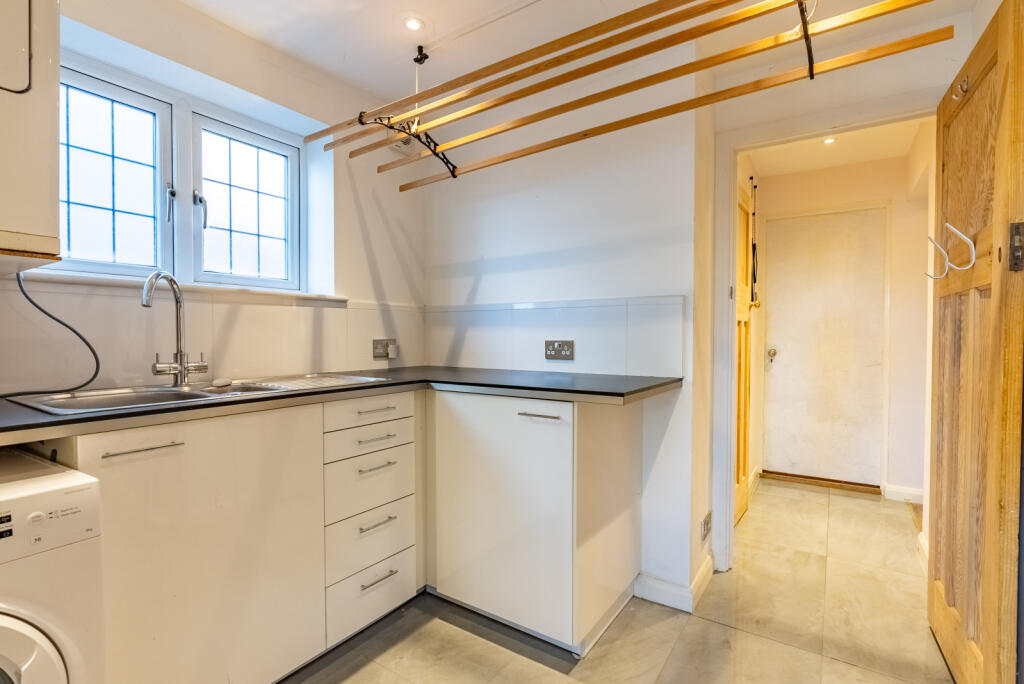 Additional image 11 of Ox Lane, Harpenden, Hertfordshire, AL5