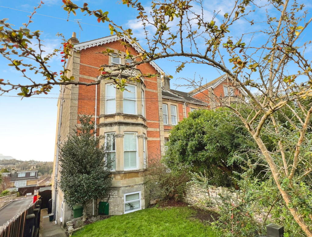 Newbridge Hill, Bath, BA1 3PX