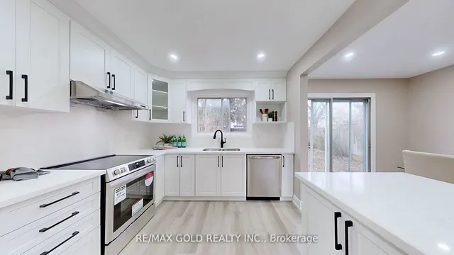 Additional image 11 of 23 Hallcrown Crt