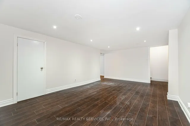 Additional image 30 of 41 Townhouse Cres