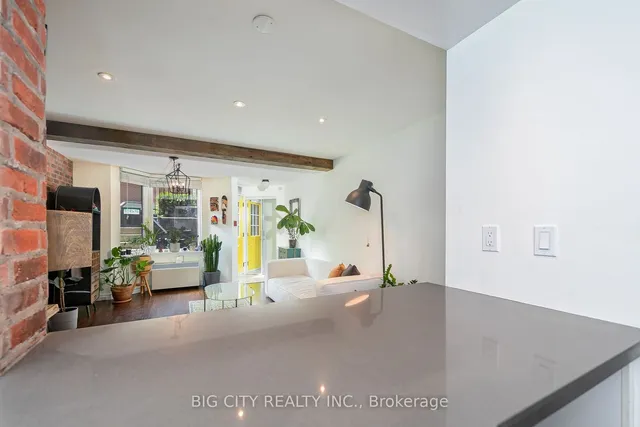 Additional image 15 of 570 Wellington St Unit 12B