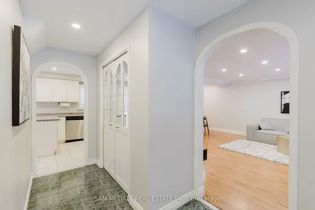 Additional image 33 of 2344 Devon Rd