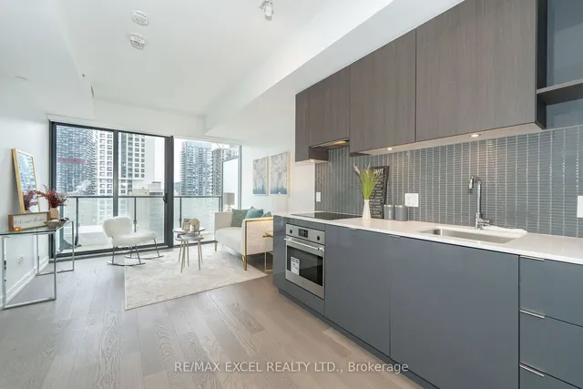 Additional image 7 of 161 Roehampton Ave Unit 1913