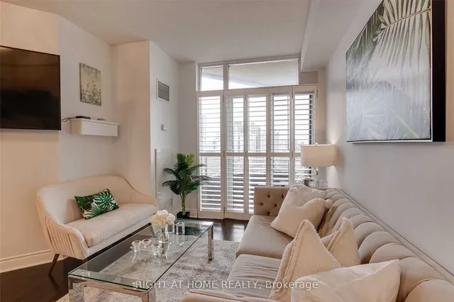 Additional image 17 of 80 Harrison Garden Blvd Unit 1428