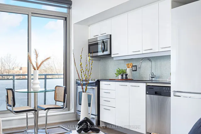 Additional image 15 of 630 Queen St Unit 404