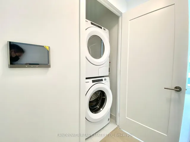 Additional image 7 of 585 Bloor St Unit 3722