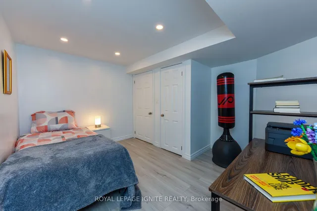 Additional image 30 of 208 Riverplace Cres