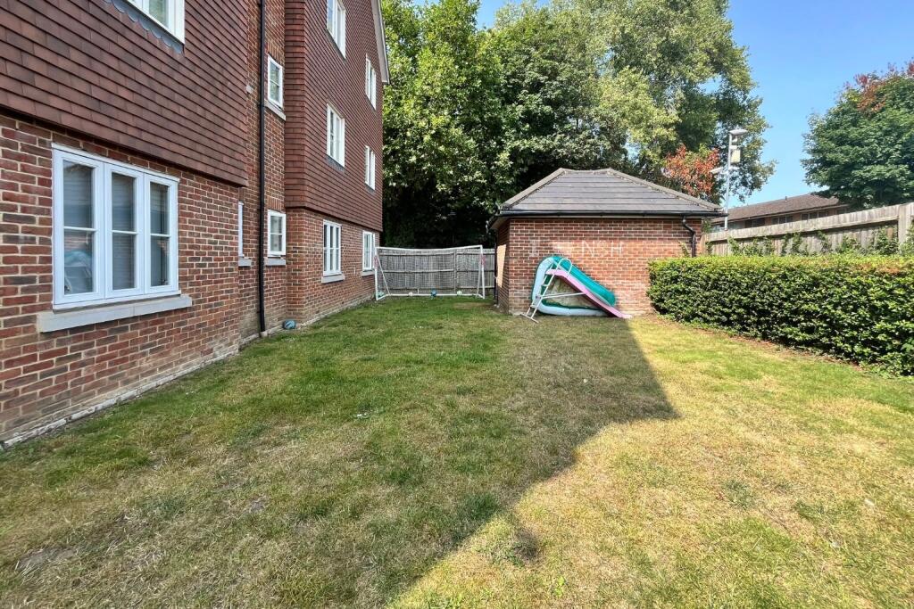 Additional image 9 of Page Place, Frogmore, St. Albans, Hertfordshire, AL2