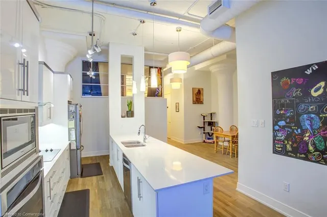 Additional image 20 of 112 Benton St Unit 101