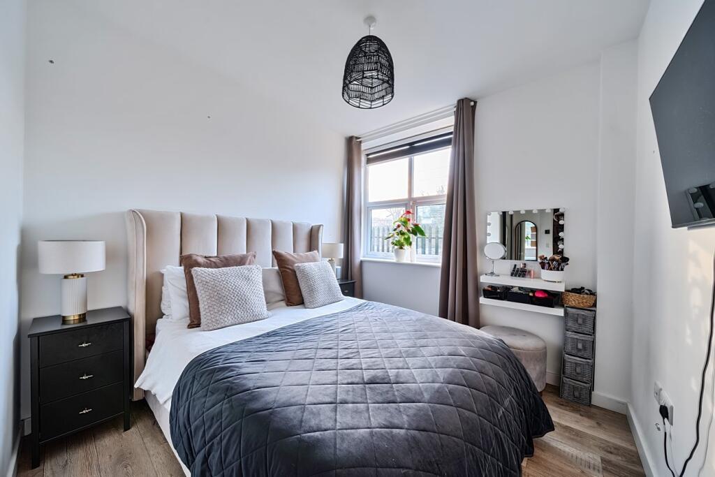 Additional image 3 of Great North Road, Hatfield, AL9