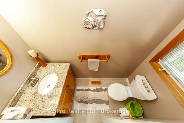 Additional image 21 of 847 Cedarbrae Ave