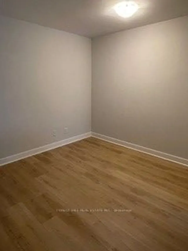 Additional image 35 of 58 Orchard View Blvd Unit 401