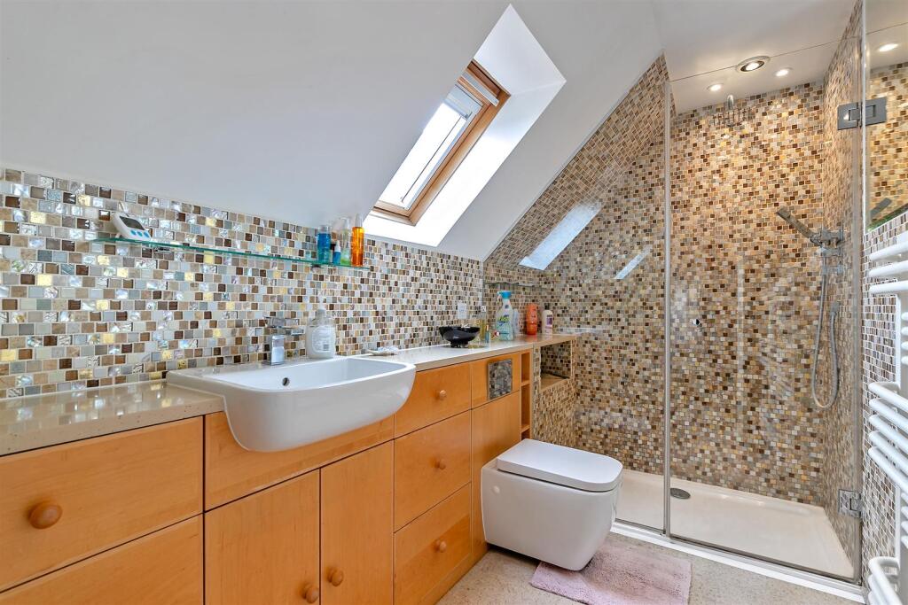 Additional image 16 of Longacres, St Albans, Hers