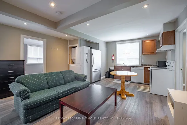 Additional image 8 of 86 Whitney Ave