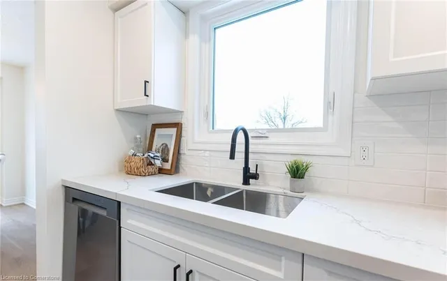 Additional image 5 of 29 Featherwood Cres