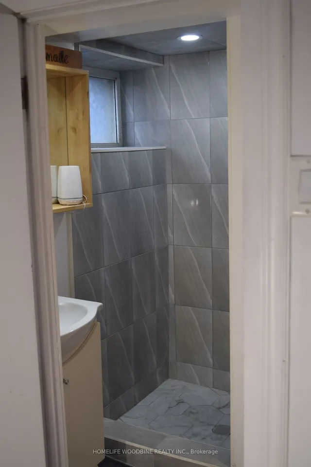 Additional image 38 of 67 Allenby Ave