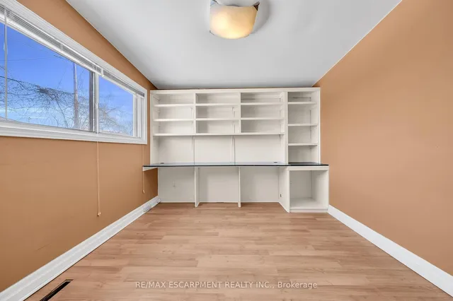 Additional image 20 of 31 Bobolink Rd