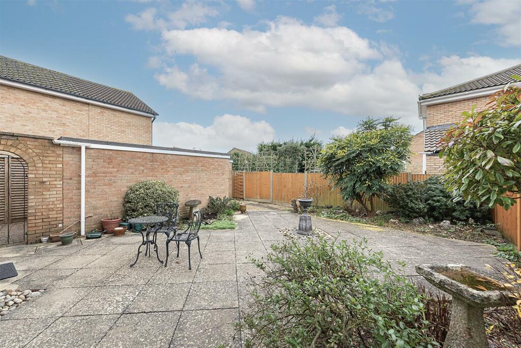 Additional image 12 of Alzey Gardens, Harpenden