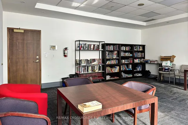 Additional image 27 of 1 Lee Centre Dr Unit 612