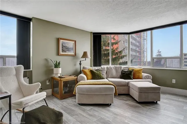 Additional image 6 of 3227 King St Unit 409