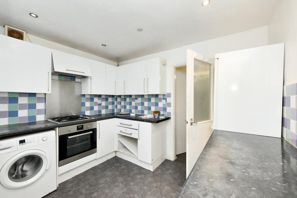 Additional image 8 of 6 Wellcroft Close, Welwyn Garden City, Hertfordshire, AL7 3JZ