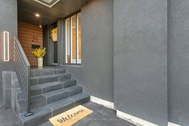 Additional image 2 of 21 Toynbee Tr