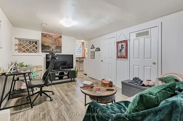 Additional image 21 of 193 Coxwell Ave