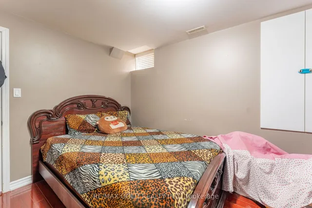 Additional image 32 of 16 Runnymede Cres