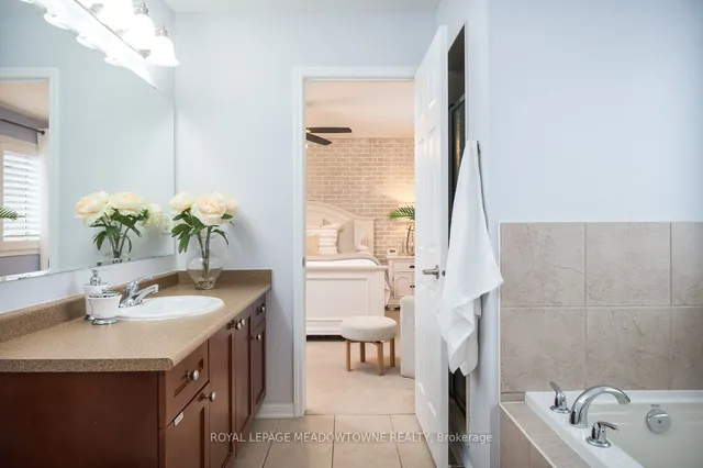 Additional image 24 of 988 Clark Blvd