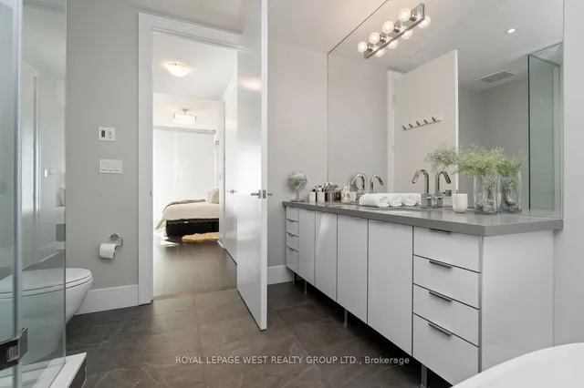 Additional image 22 of 29 Queens Quay Unit 904