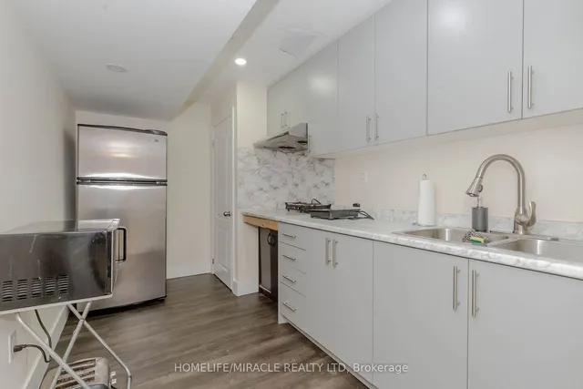 Additional image 37 of 138 Baffin Cres