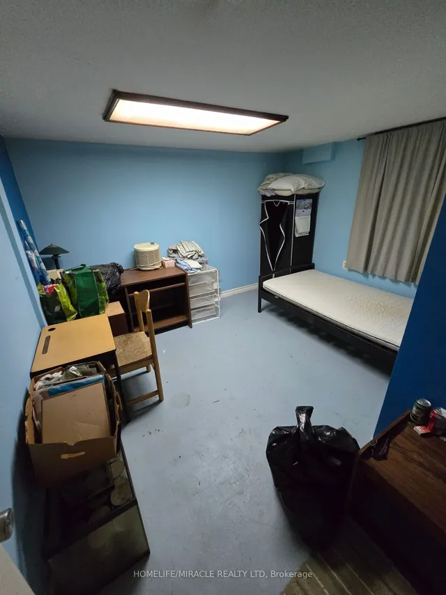 Additional image 18 of 19 Blakemanor Blvd