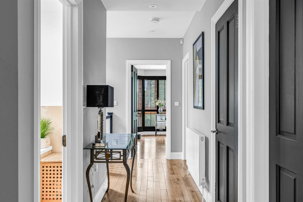 Additional image 19 of Canonsfield Road, Welwyn