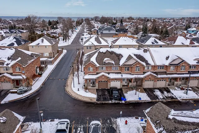 Additional image 33 of 24 Marina Point Cres