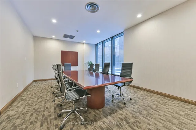 Additional image 35 of 130 Carlton St Unit 810