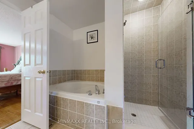 Additional image 25 of 1246 Mowat Lane