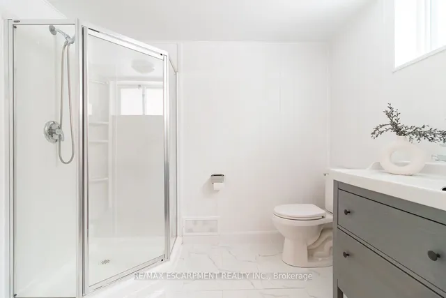 Additional image 33 of 374 East 16th St