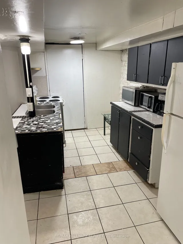 Additional image 29 of 177 Carlton St