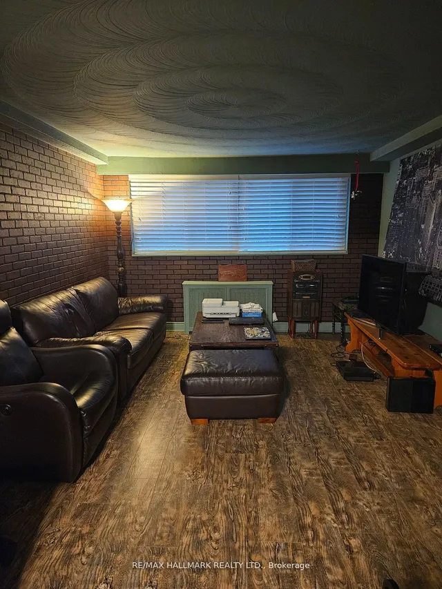 Additional image 4 of 263 Oak Park Ave