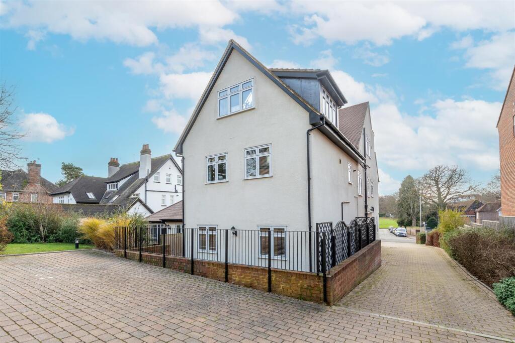 Additional image 12 of Arden Grove, Harpenden