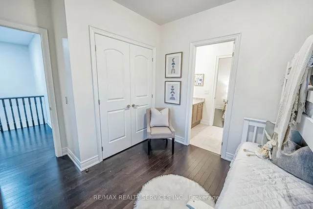 Additional image 33 of 5 Sinatra St